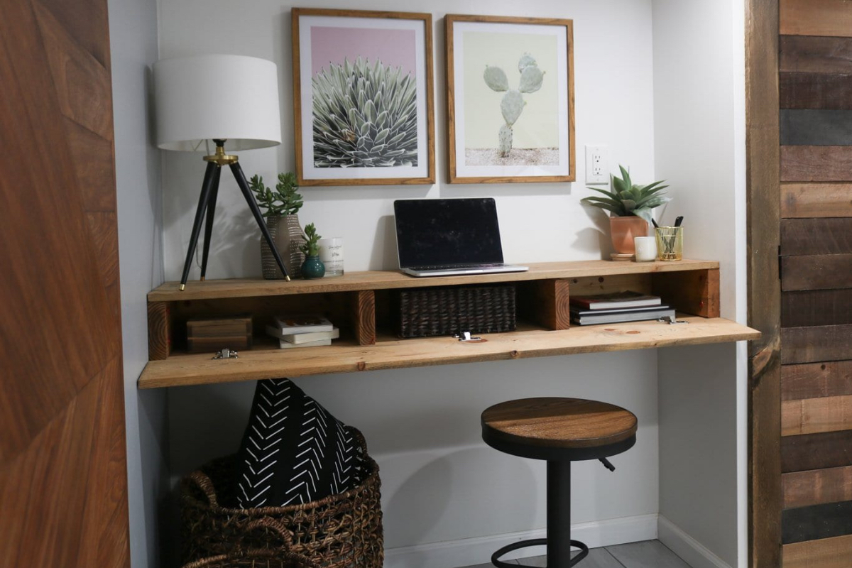 Floating 2024 drawer desk